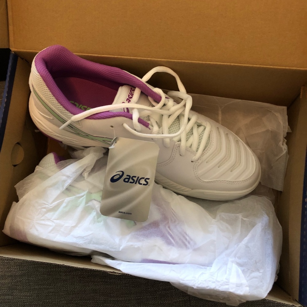 NIB ASICS tennis shoe